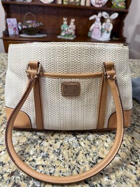 Liz Claiborne – Cream Woven Tote with Tan Leather Trim-measures 8 1/2 x 12 x 3”